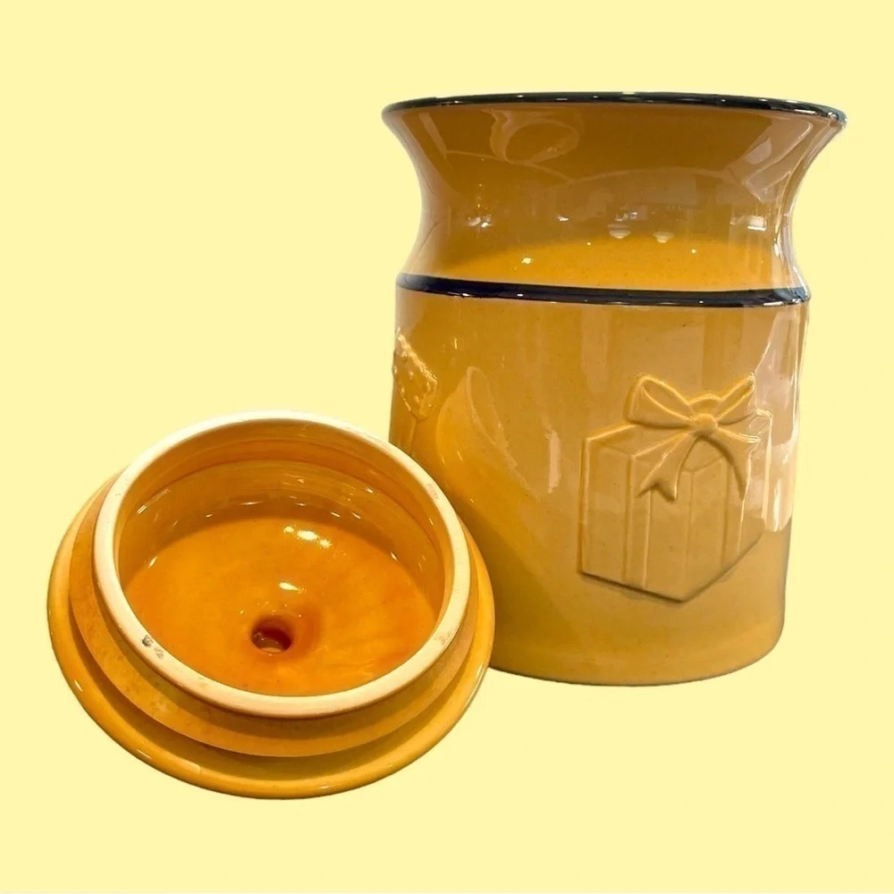 WILLIAMS SONOMA, EMBOSSED, STONEWARE, CHRISTMAS, COOKIE JAR.